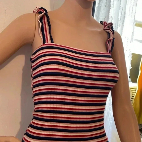 Reformation stripped bodysuits with ruffles strap - Picture 9 of 13